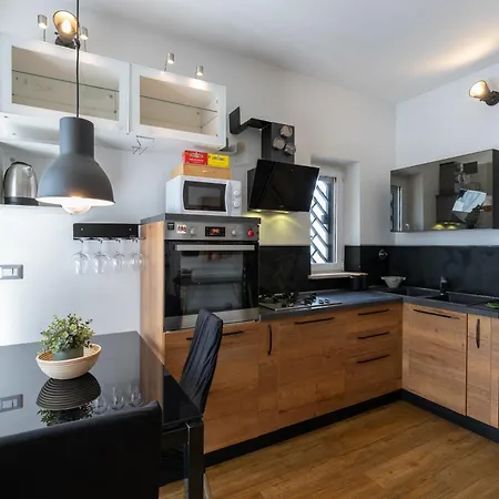 Appartamento Skyline Loft - Rooftop&cinema, Quiet Area, 2-4pax